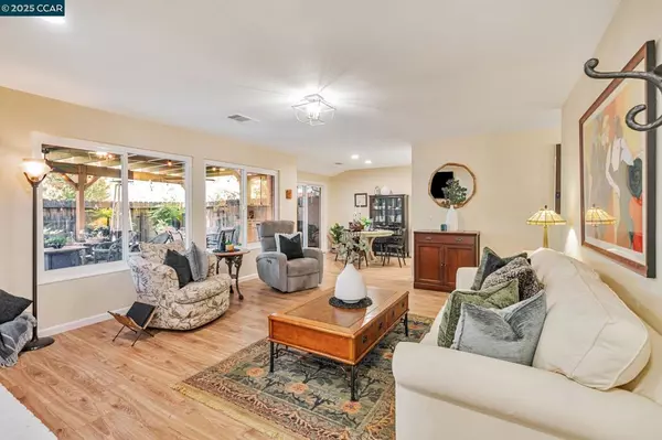 1245 Grove Cir, Benicia, CA 94510