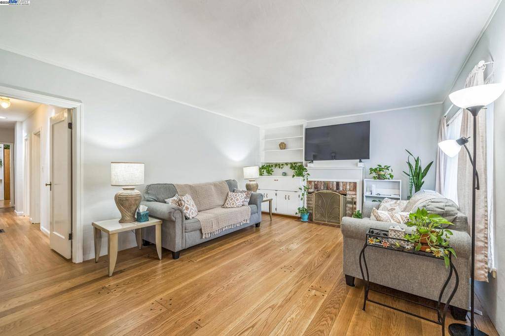 Oakland, CA 94605,7525 Circle Hill Dr