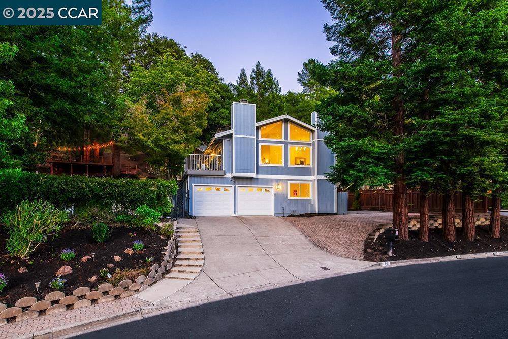 64 Muth Drive,  Orinda,  CA 94563