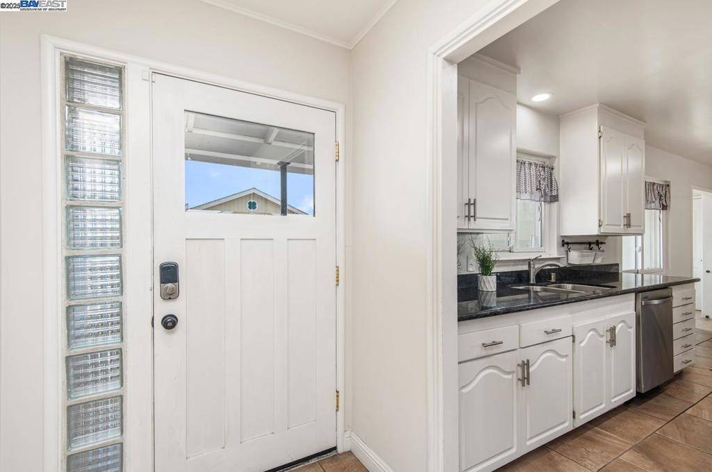 San Leandro, CA 94578,16560 Russell Ct
