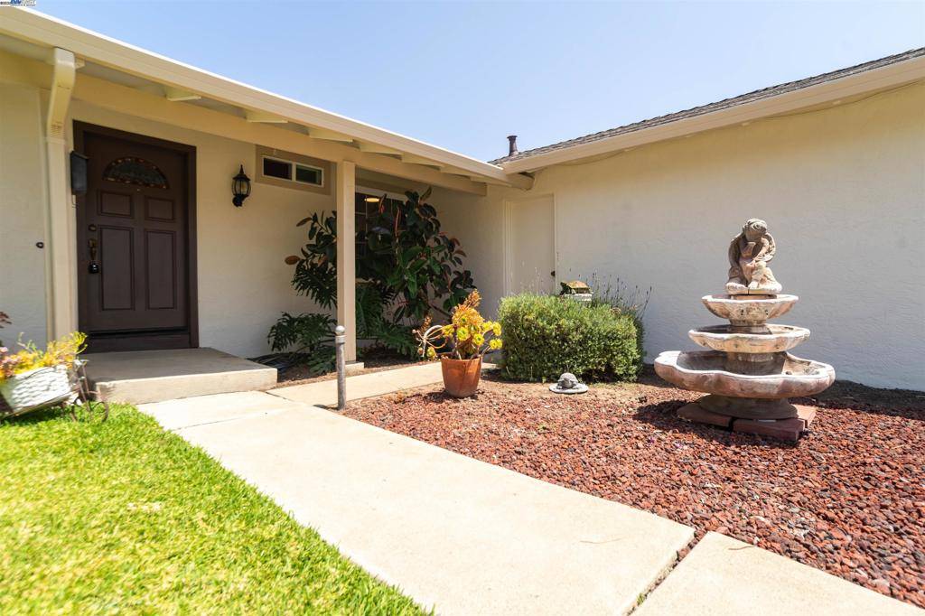 Fremont, CA 94539,709 Covina Way