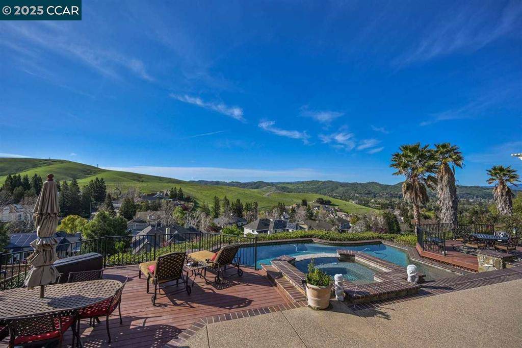 460 Silver Hollow Drive, Walnut Creek, CA 94598