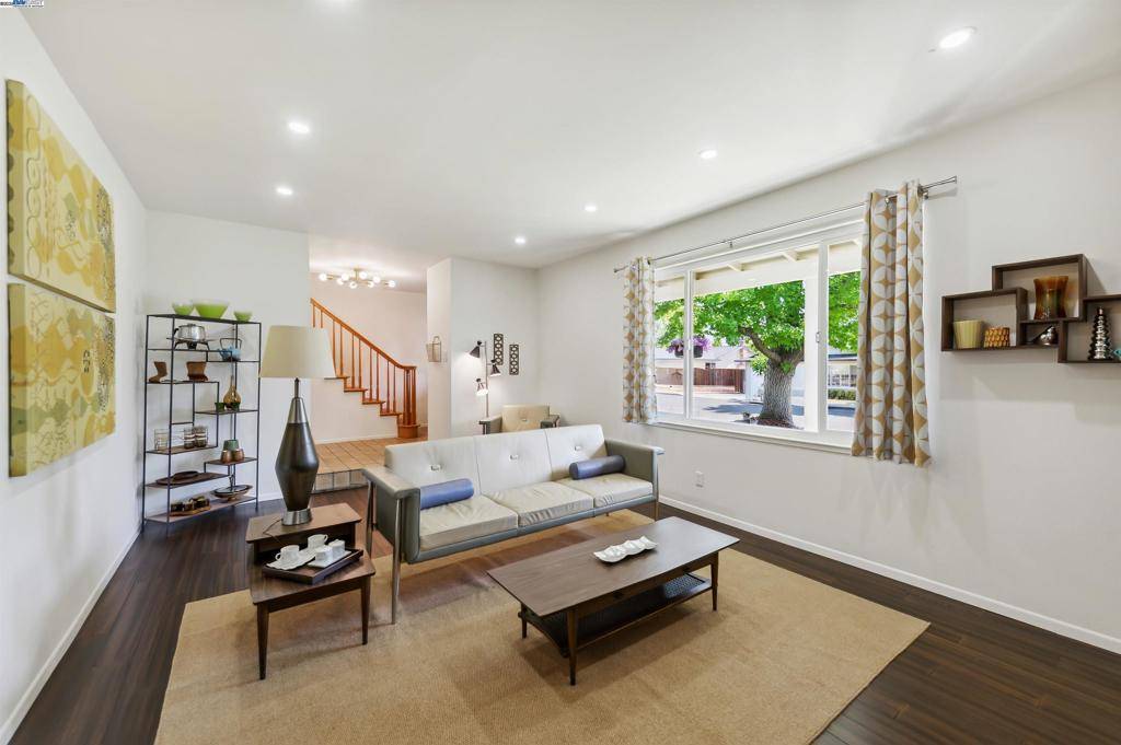 Pleasanton, CA 94588,7606 Desertwood Ln