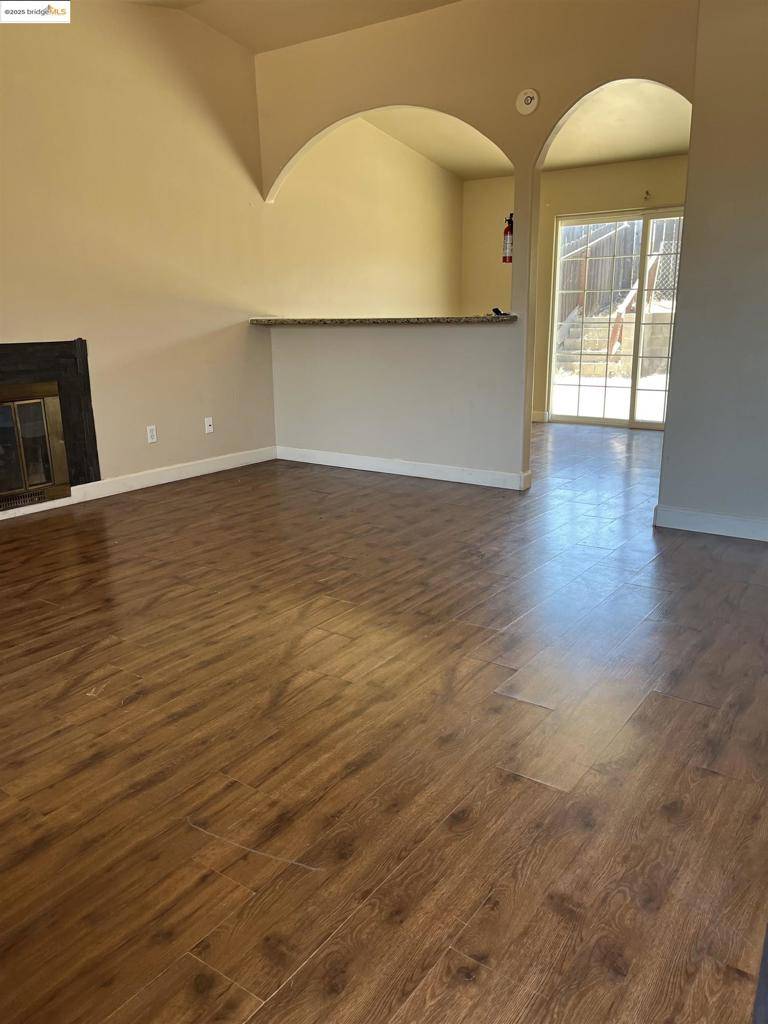 Oakley, CA 94561,881 Chianti