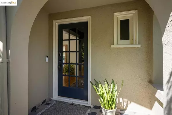 Oakland, CA 94602,1046 Elbert Street