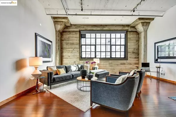 Oakland, CA 94607,247 4th ST #APT 204