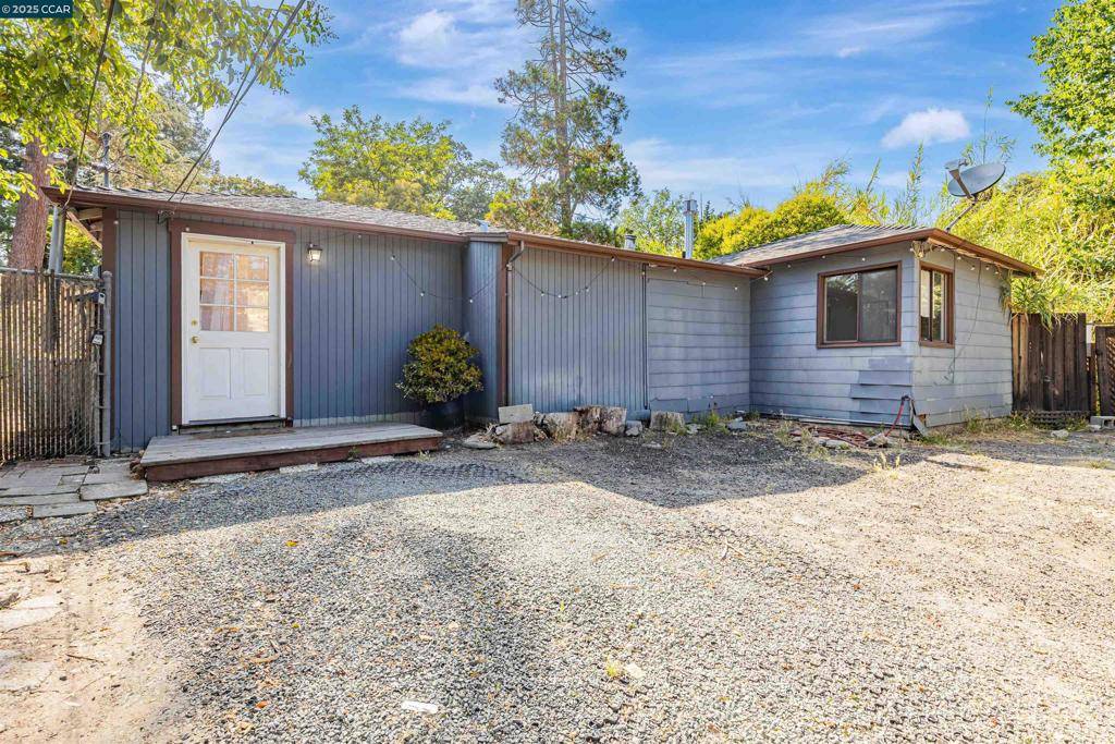 233 Sierra Dr, Walnut Creek, CA 94596