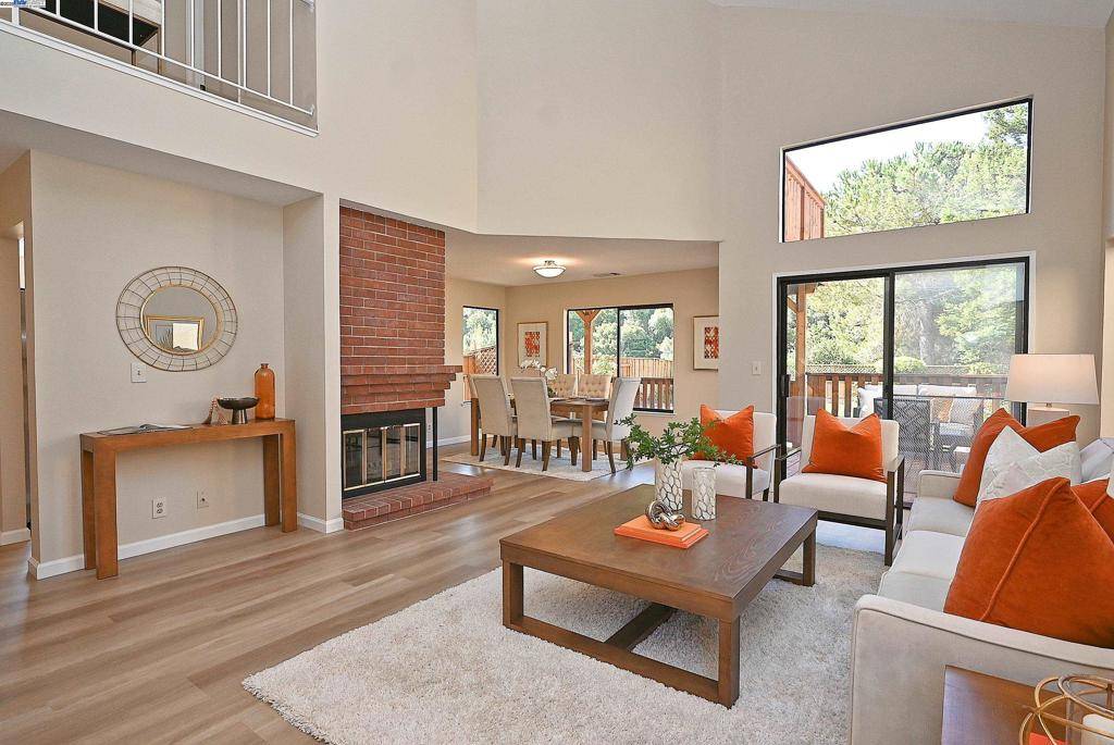 Hayward, CA 94542,28111 Ziele Creek Dr