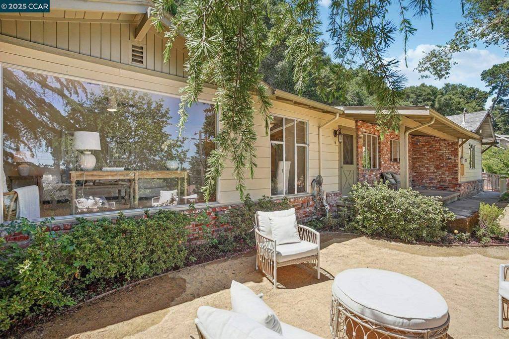 6 Lucille Way, Orinda, CA 94563