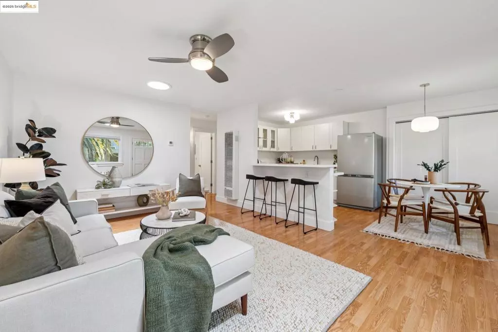 Oakland, CA 94602,2028 Damuth St #3