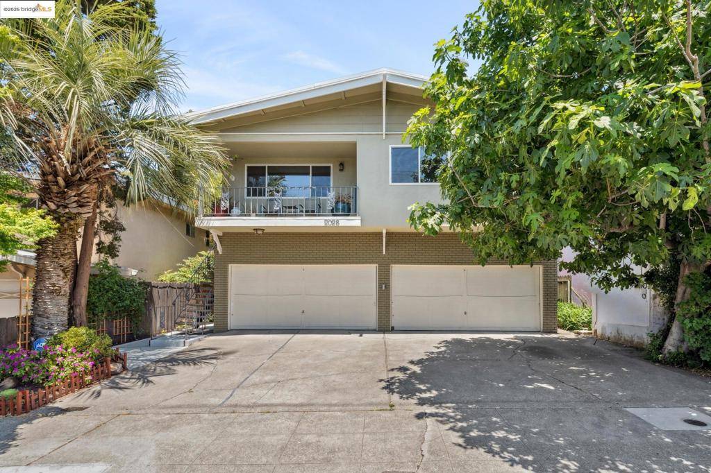 Oakland, CA 94602,2028 Damuth St #3