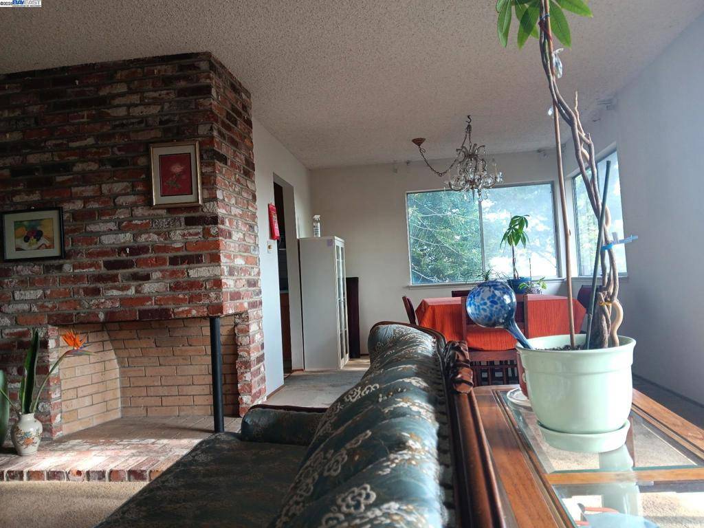 Castro Valley, CA 94546,18393 Pepper St
