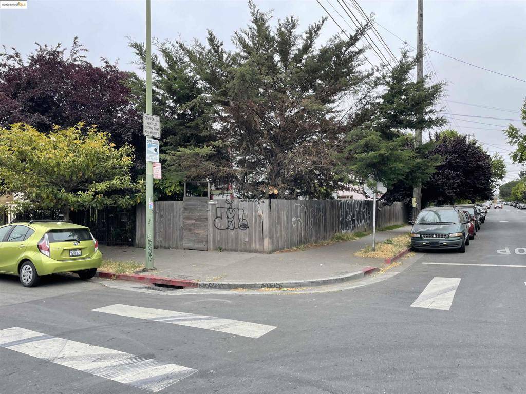 Oakland, CA 94607,1699 12th St