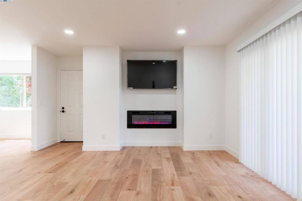 San Leandro, CA 94578,373 Caliente Cir
