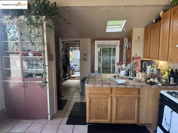 Richmond, CA 94801,17 Montana St