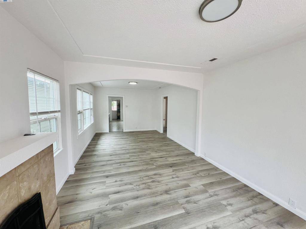 Oakland, CA 94621,5525 Harvey Ave
