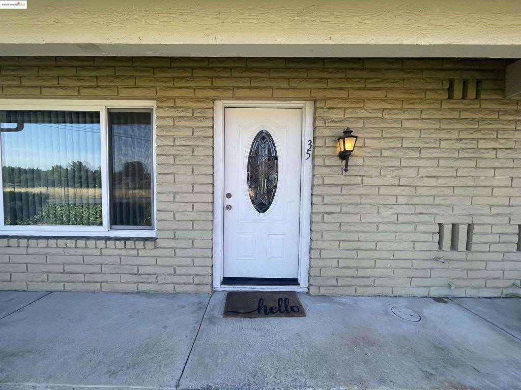 35 Fountainhead Ct, Martinez, CA 94553