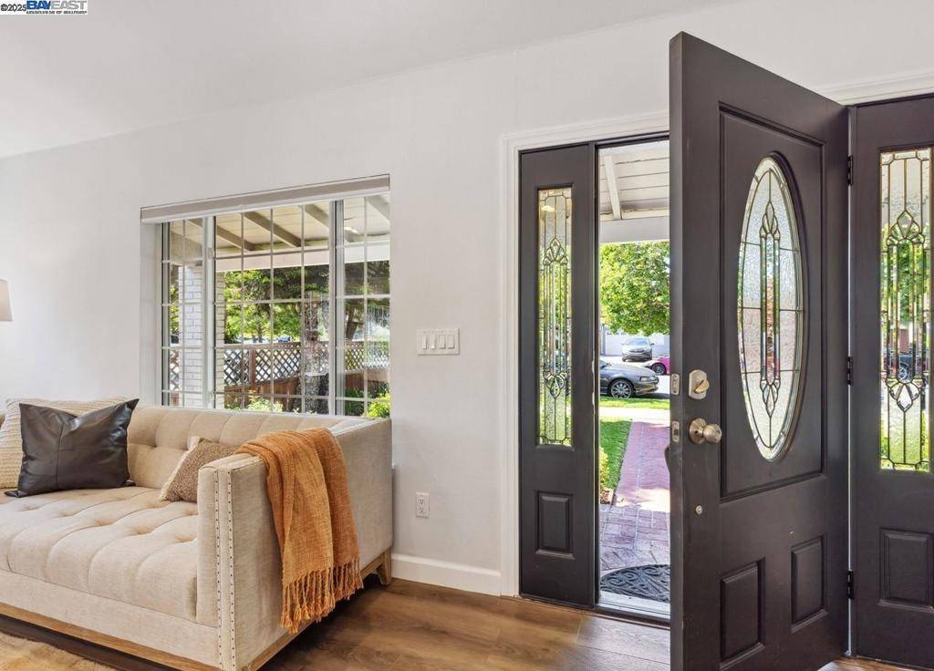 Redwood City, CA 94063,3241 Hoover St