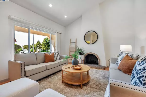 Fremont, CA 94536,37737 Los Arboles Dr