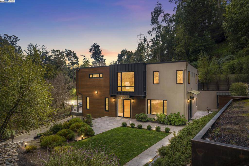 3 West Cir, Oakland, CA 94611