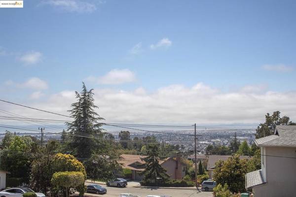 Oakland, CA 94605,21 Maggiora Ct