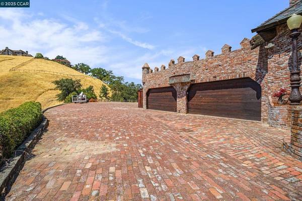 Alamo, CA 94507,176 Mountain Canyon Ln