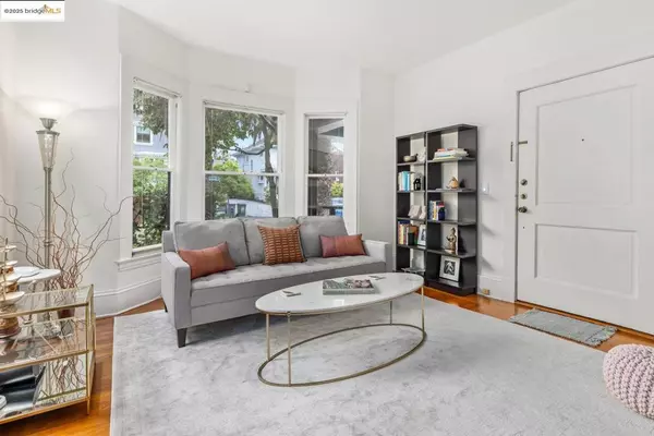 Berkeley, CA 94705,2910 Hillegass Ave #2