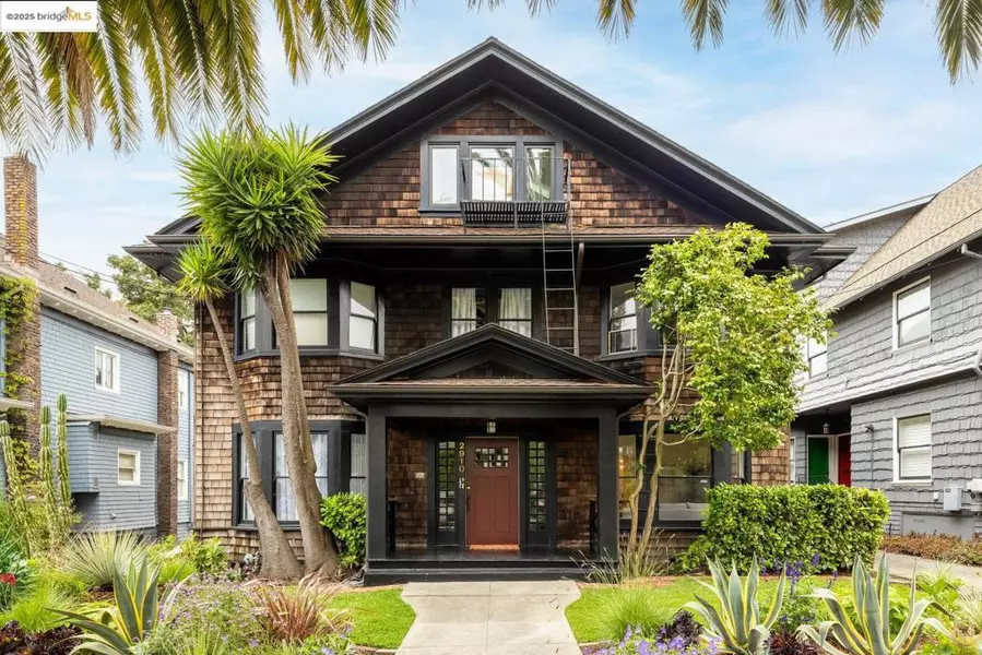 2910 Hillegass Ave #2, Berkeley, CA 94705