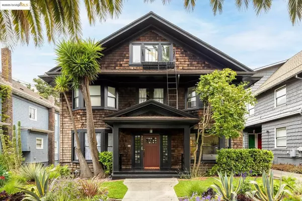 2910 Hillegass Ave #2, Berkeley, CA 94705