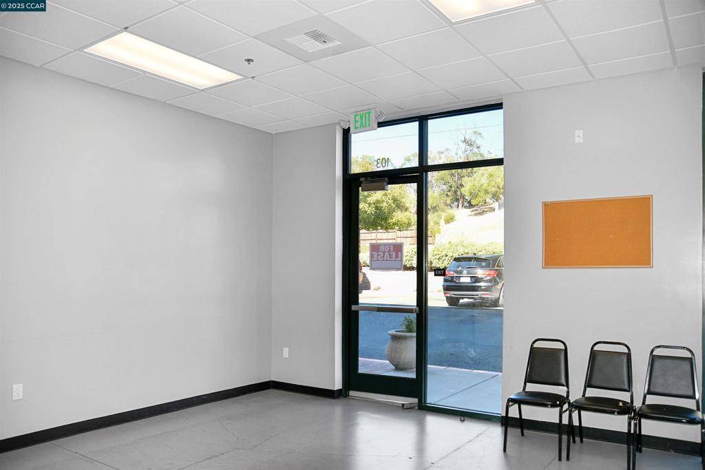 Martinez, CA 94553,1124 Arnold Dr #102B