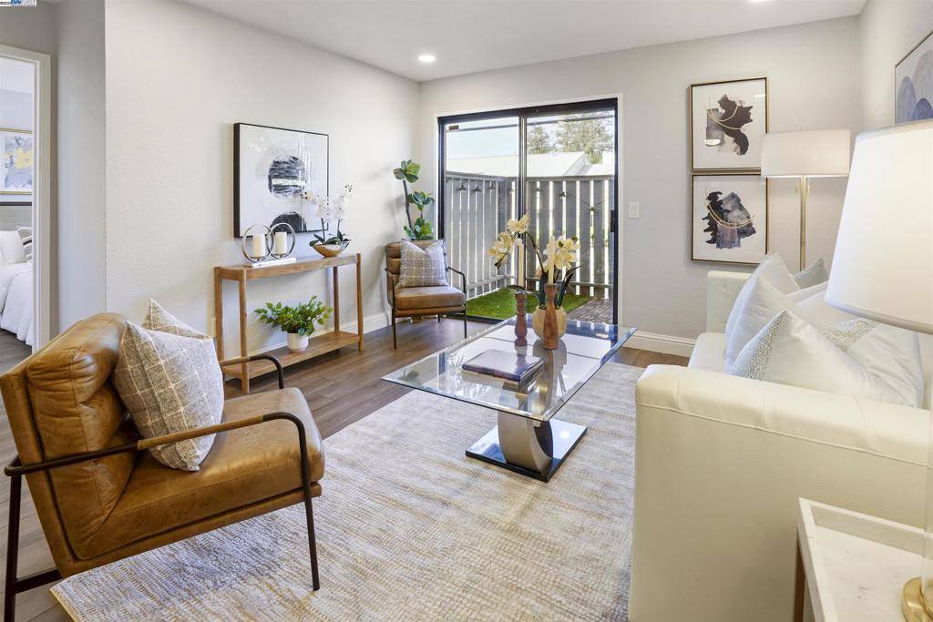 Hayward, CA 94544,29300 Dixon St #106