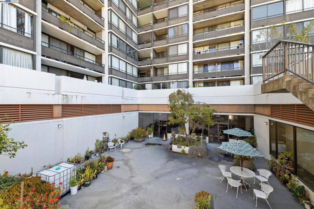 Oakland, CA 94607,801 Franklin St #1201