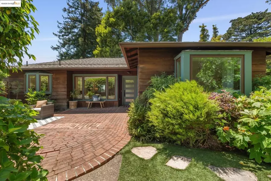 1270 Queens Rd, Berkeley, CA 94708