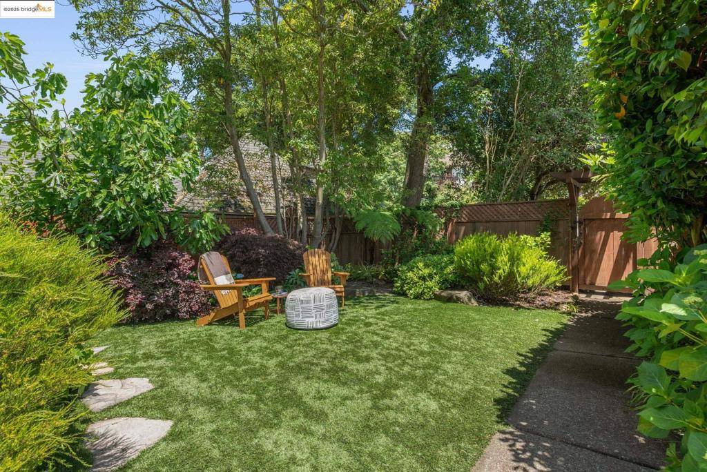 Berkeley, CA 94708,1270 Queens Rd