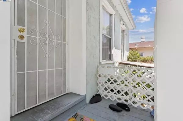 Vallejo, CA 94590,734 Florida St