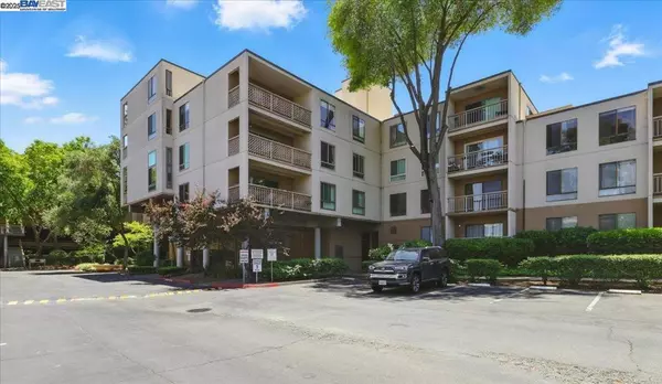 470 N Civic Dr #204, Walnut Creek, CA 94596