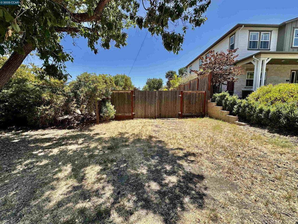 Walnut Creek, CA 94597,503 CORALIE