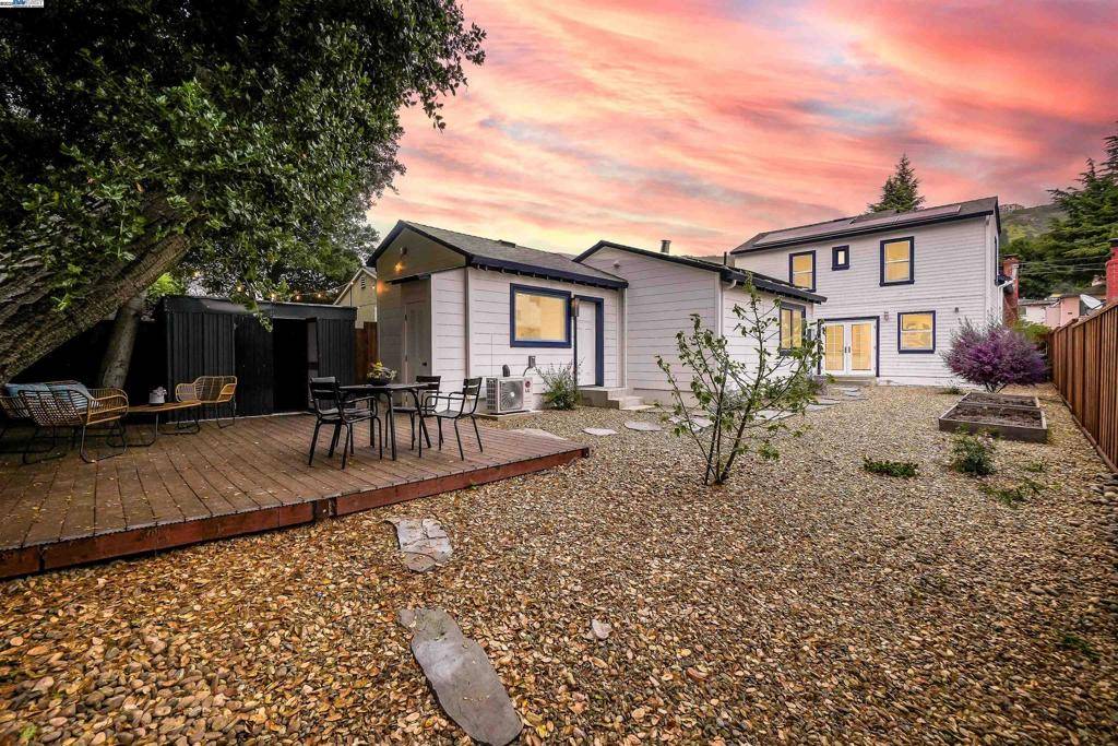 7555 Circle Hill Dr, Oakland, CA 94605-3001