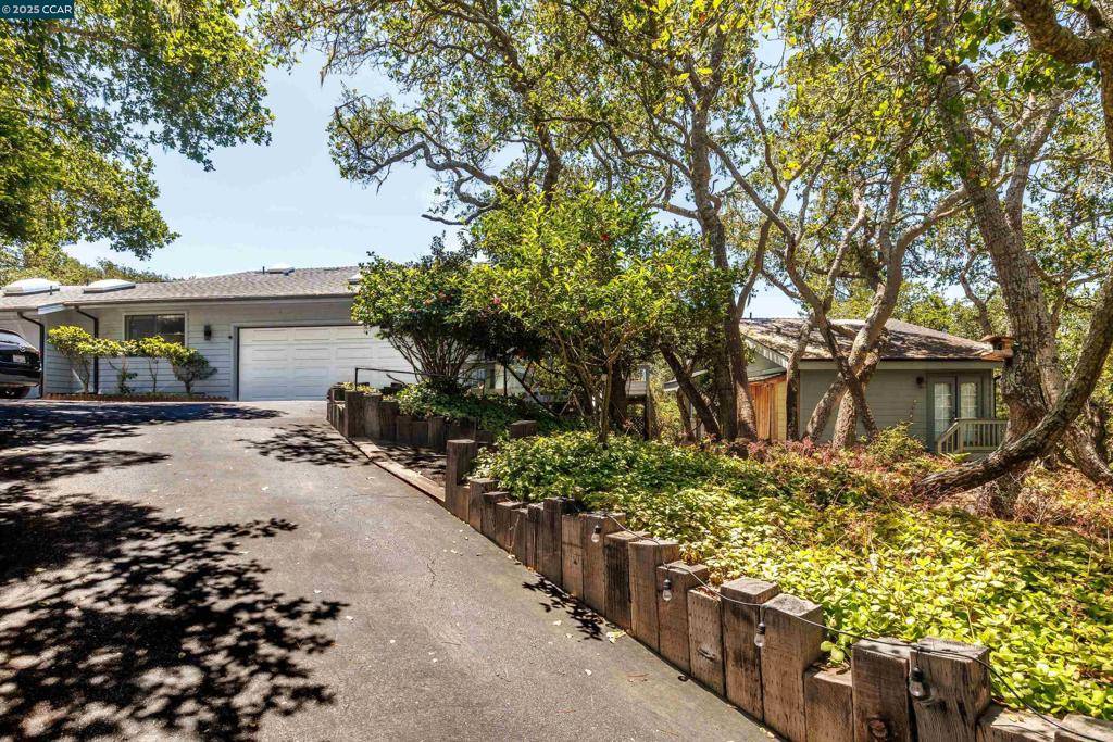 2640 Ernest Pl, Cambria, CA 93428