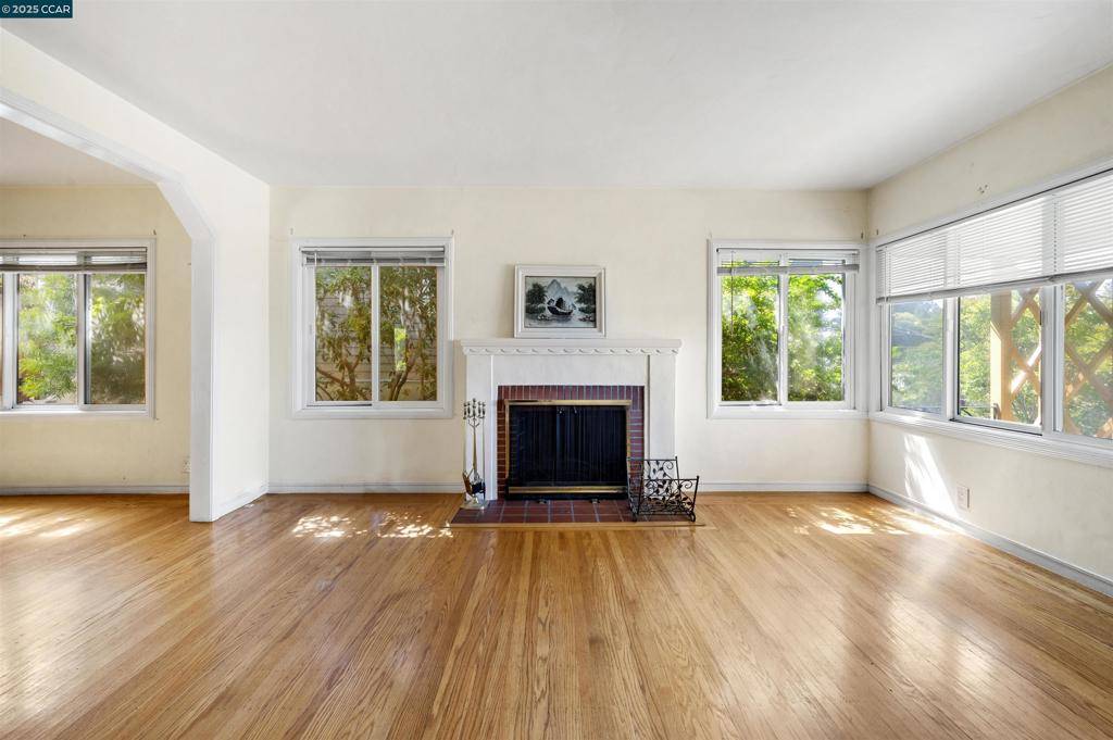 Oakland, CA 94605,10536 Sheldon St