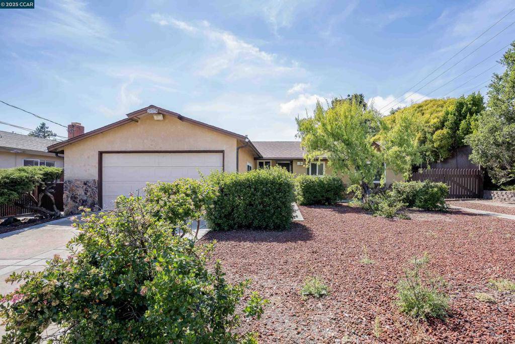 Novato, CA 94947,19 Estates Dr