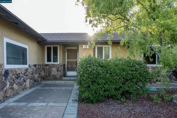 Novato, CA 94947,19 Estates Dr