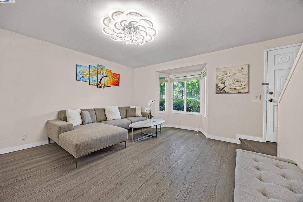 Concord, CA 94520,1241 Pine Creek Way #F