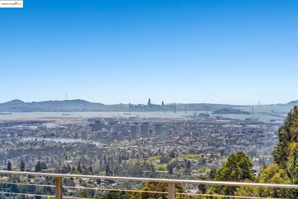 Oakland, CA 94611,25 Holyrood Manor