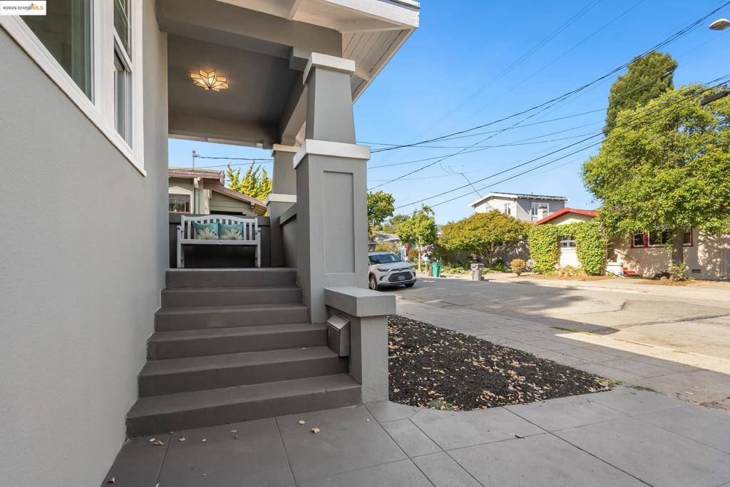 Oakland, CA 94609,4615 Manila Ave