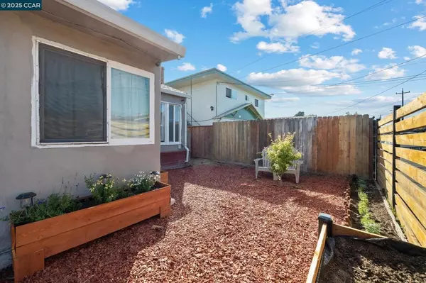 Oakland, CA 94621,7447 Lockwood St