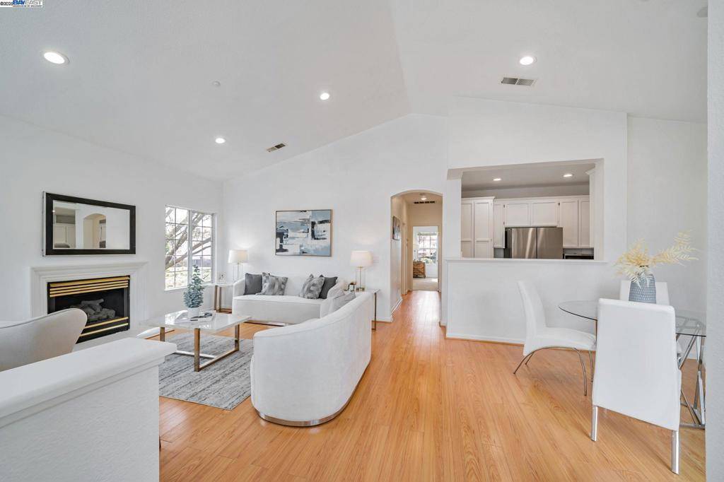 Pleasanton, CA 94588,5786 Belleza