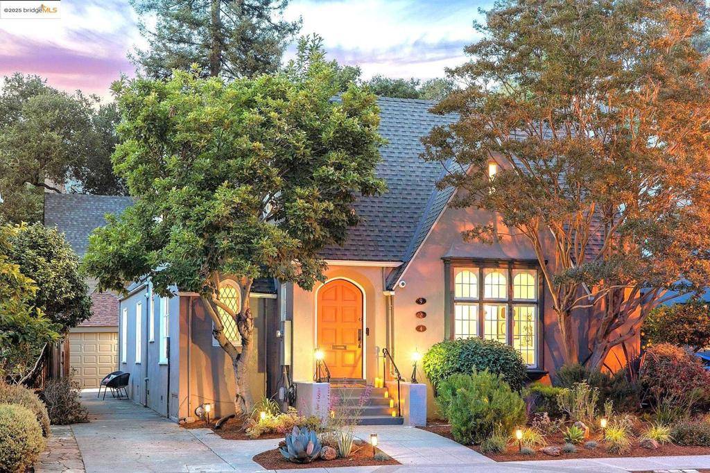 924 Trestle Glen Rd, Oakland, CA 94610-2515
