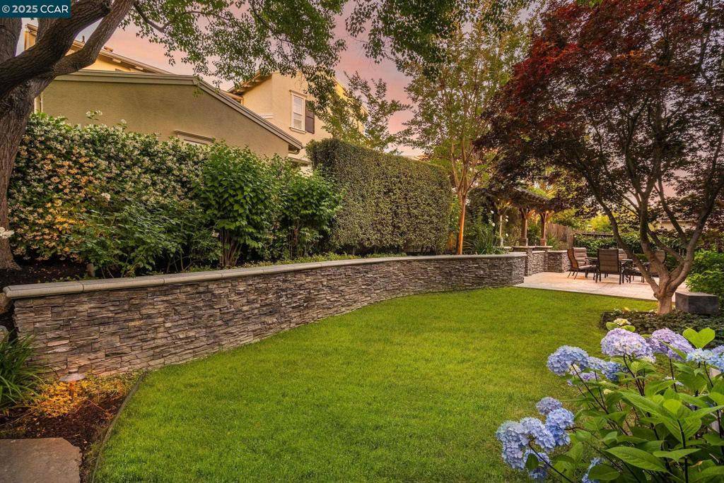 Danville, CA 94506,2207 Creekview Place