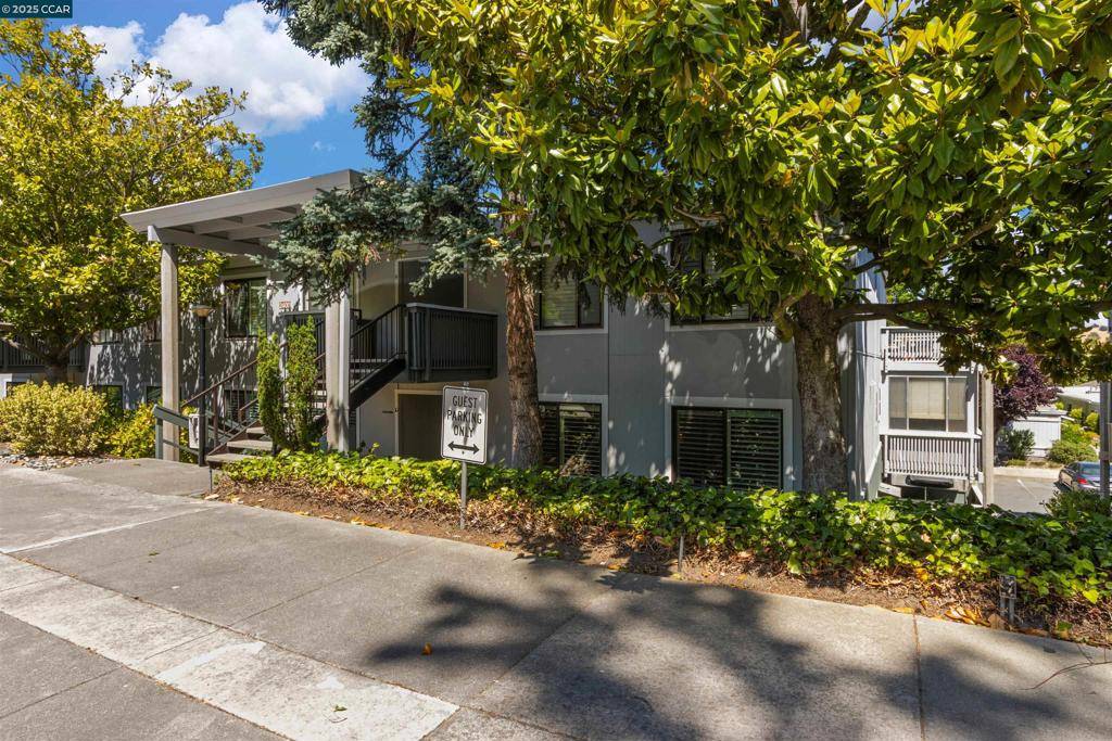 2400 Pine Knoll Dr #12, Walnut Creek, CA 94595